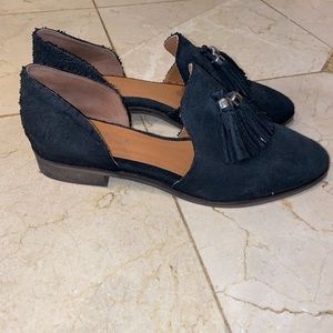 Black loafers with tassel
